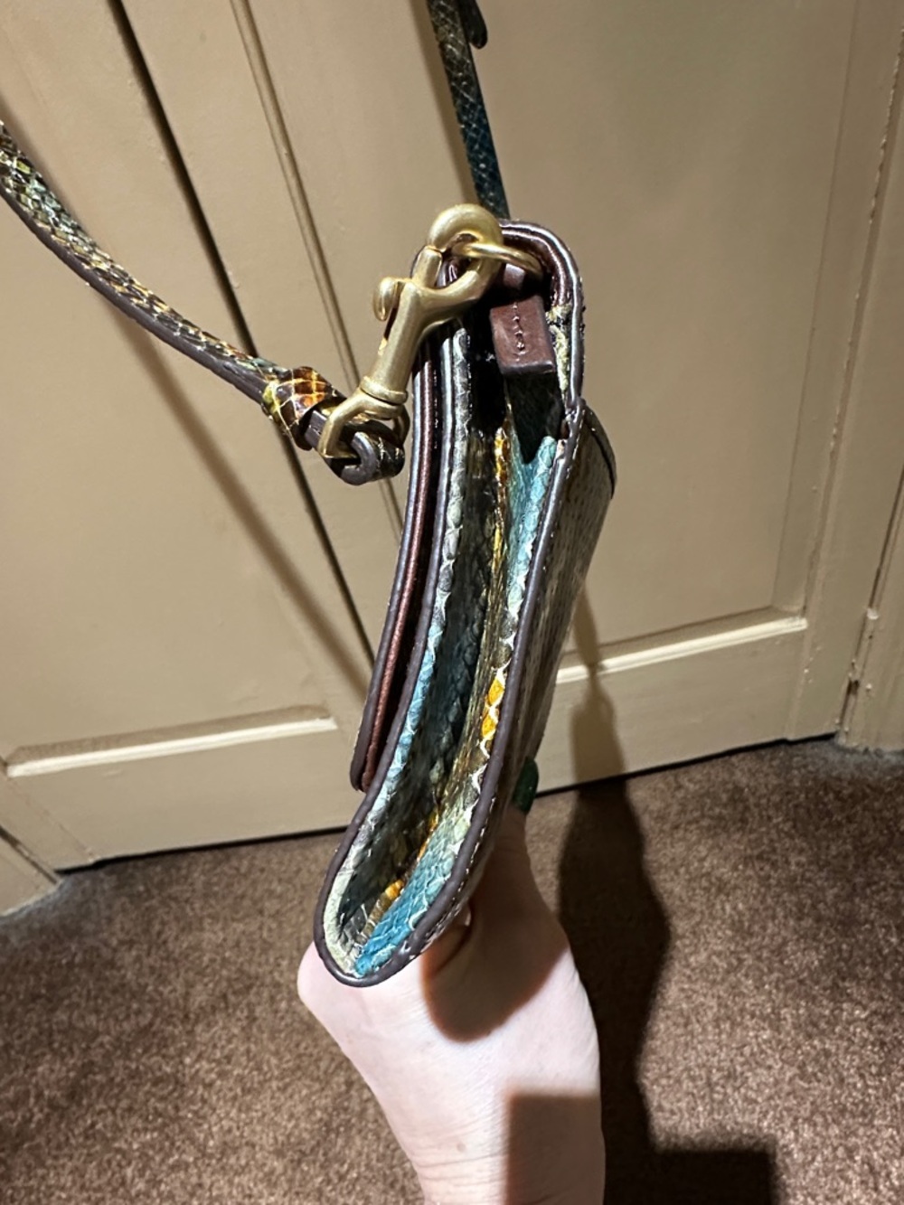 Dooney & Bourke leather snake print small shoulder bag.  Excellent condition! - Picture 8 of 14